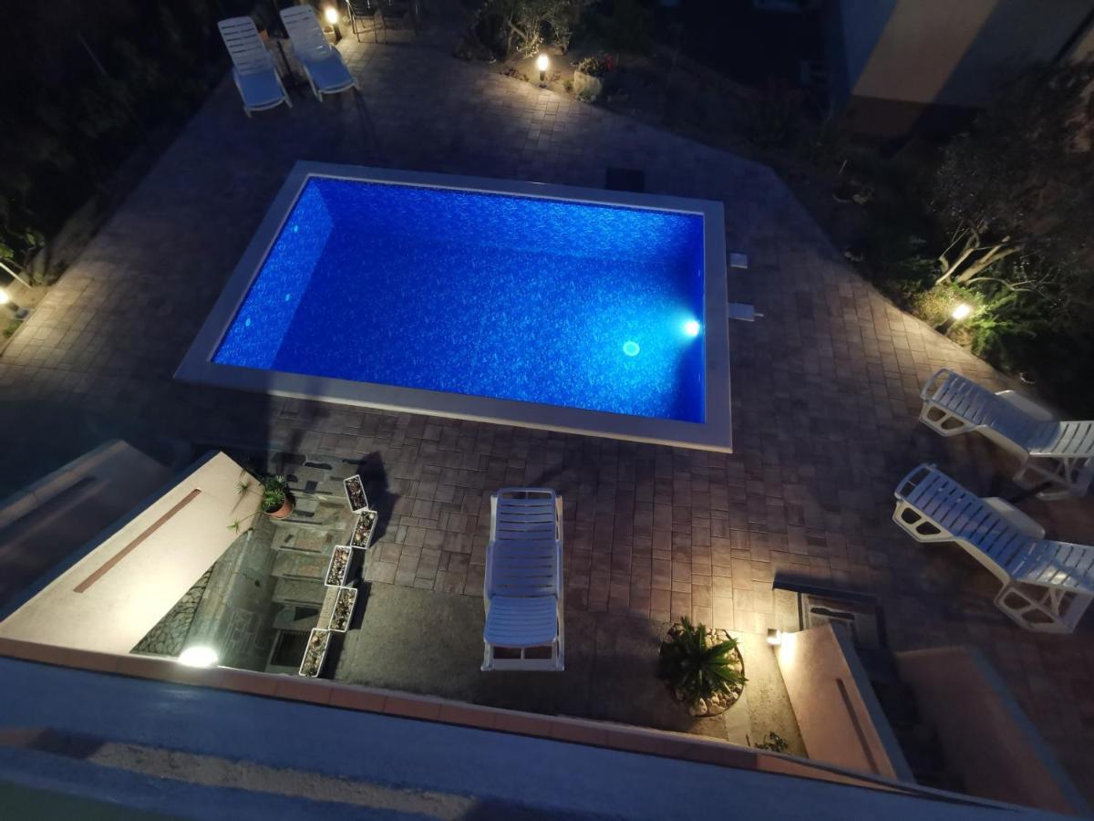 Apartments With A Swimming Pool Punat, Krk - 5378 Exterior photo