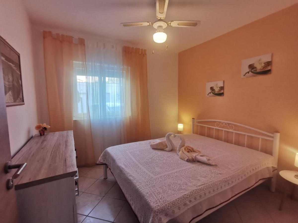 Apartments With A Swimming Pool Punat, Krk - 5378 Exterior photo